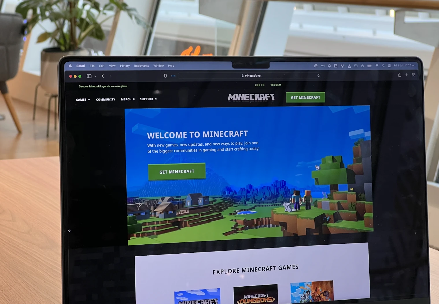 &lsquo;Minecraft&rsquo; 창조자, 정신적 후계작을 암시하는 설문조사로 화제를 불러일으키다